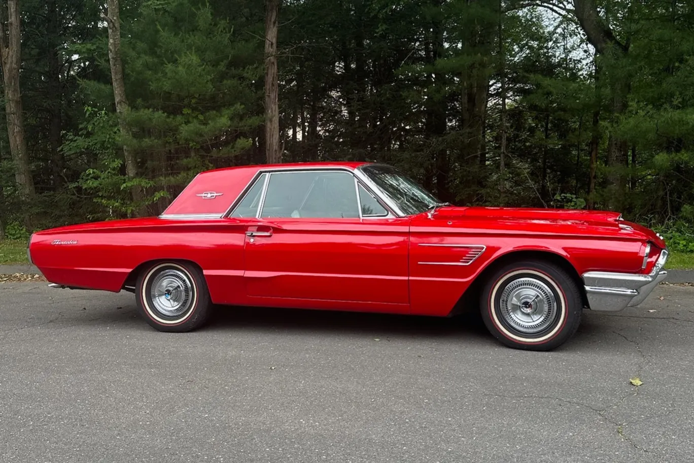 1965 Ford Thunderbird VIN 5Y83Z126460 | Hagerty Valuation Tools